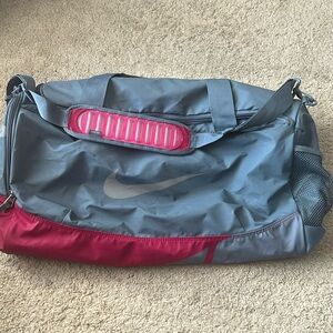 Large Nike woman’s gym bag
